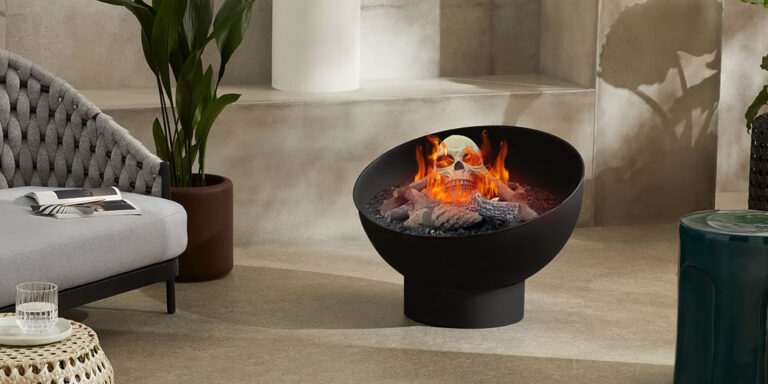 Refractory ceramic fire skulls